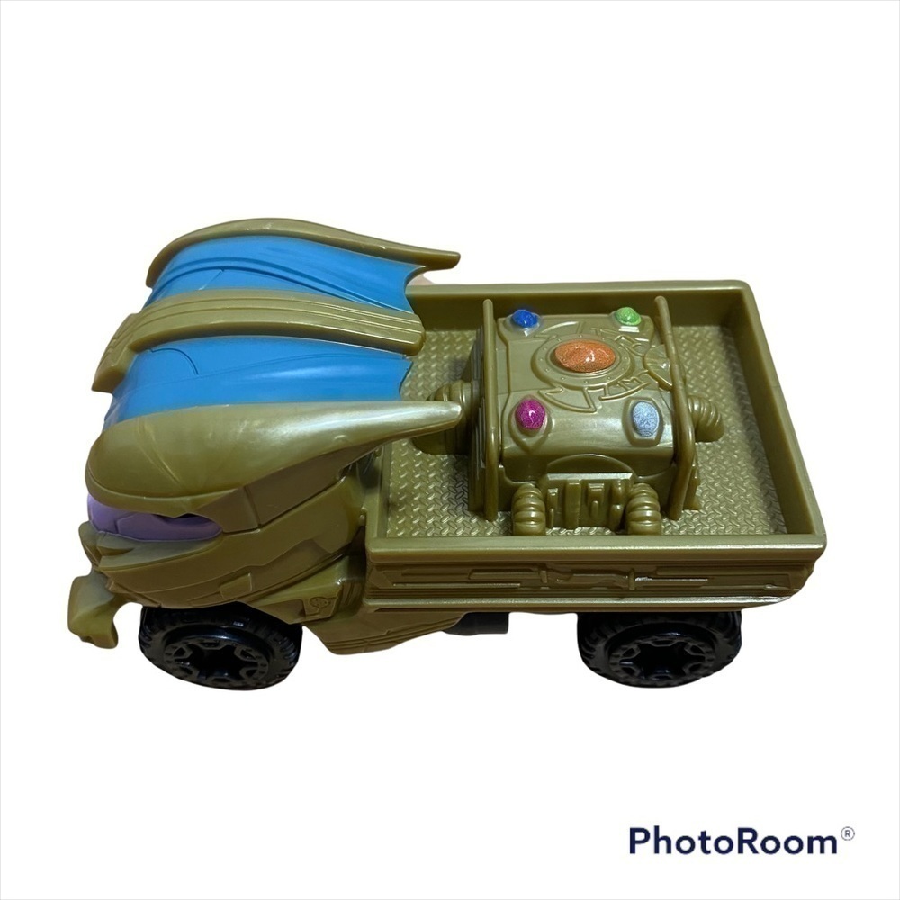 Hot Wheels Thanos Avengers Engame Flip Fighters Character Car Marvel Toy